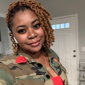 Meet your Posher, Kim